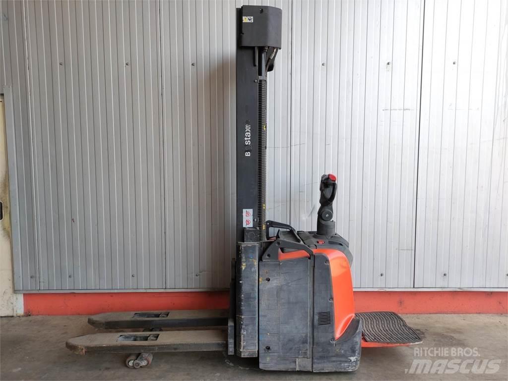 BT SPE140 L Gerbeur accompagnant