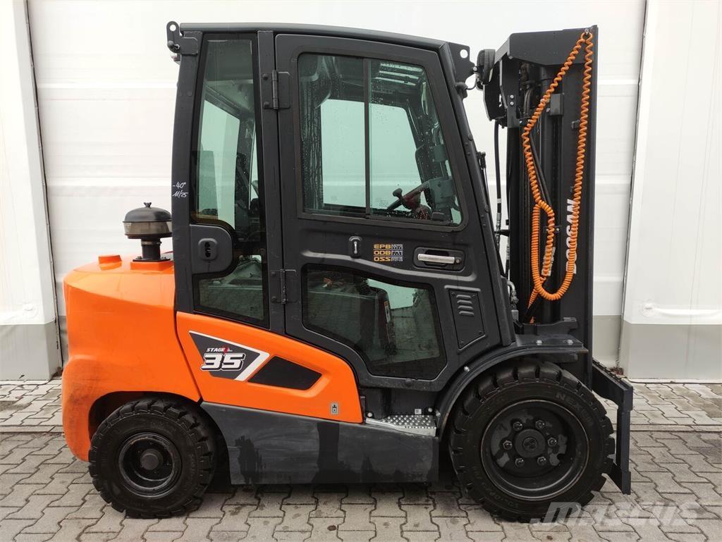 Doosan D35C-9 Chariots diesel