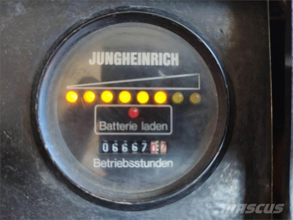 Jungheinrich EJC A 12.5 Gerbeur accompagnant