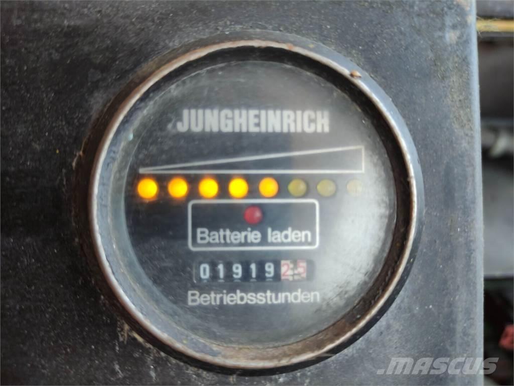Jungheinrich EJC A 12.5 Gerbeur accompagnant