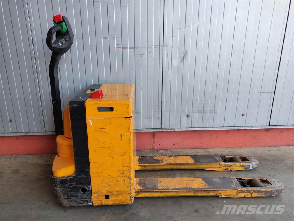 Jungheinrich ELE16G Transpalette accompagnant
