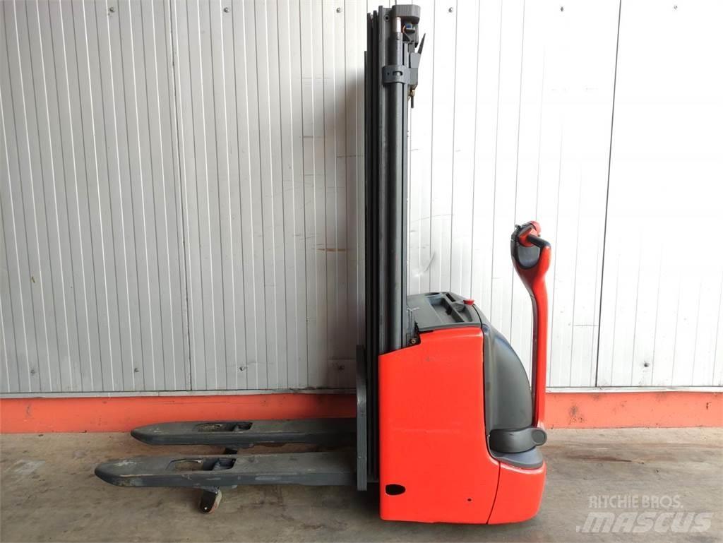 Linde L12i-1172 Gerbeur accompagnant