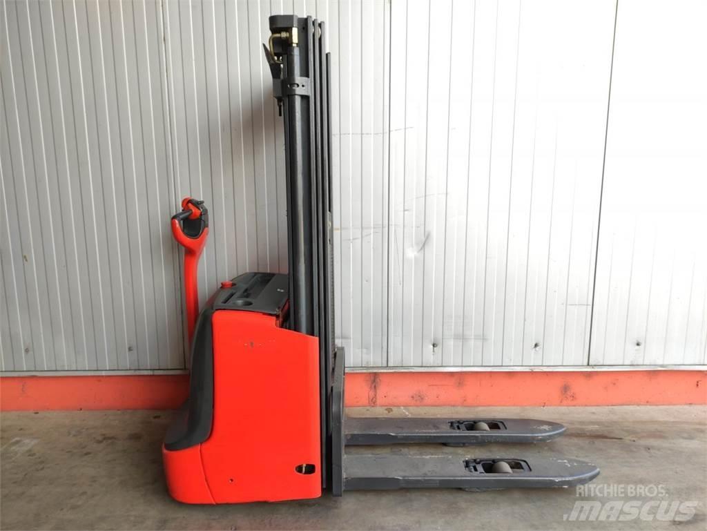 Linde L12i-1172 Gerbeur accompagnant