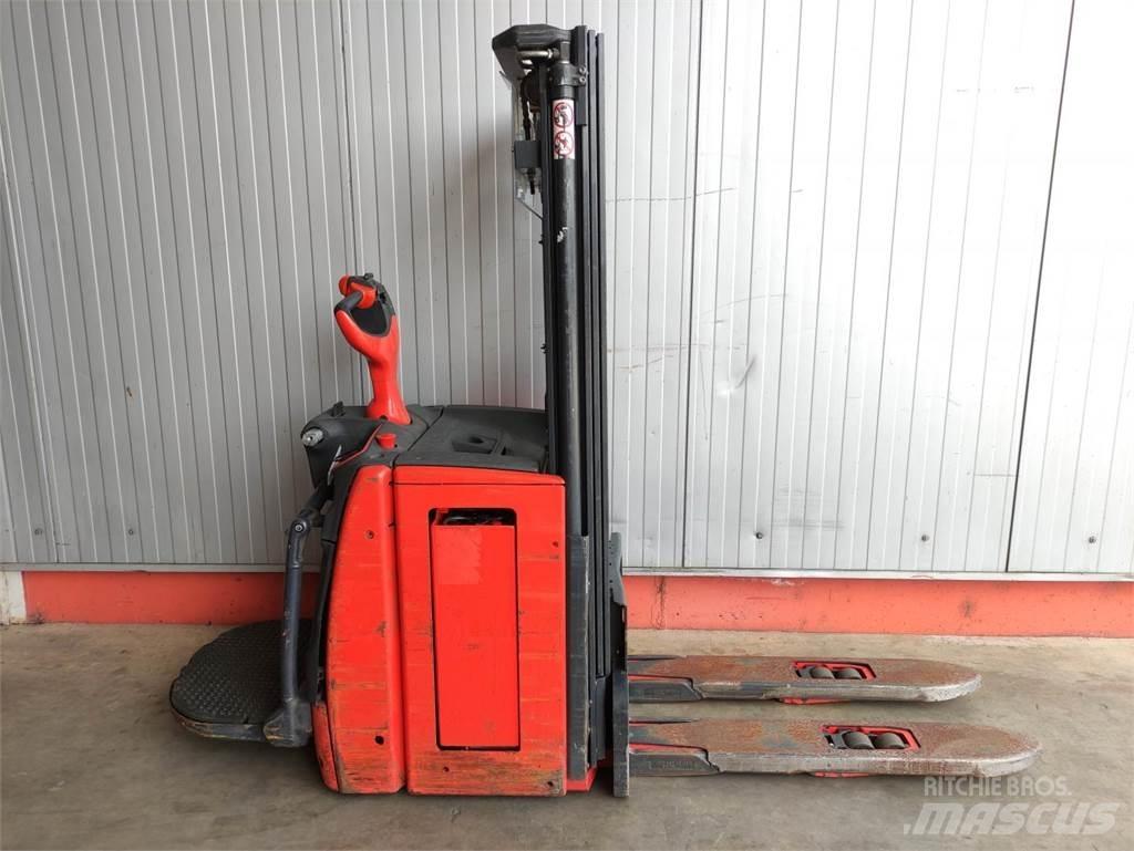 Linde L16APi-1173 Gerbeur accompagnant