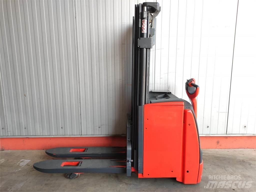 Linde L20i-1173 Gerbeur accompagnant