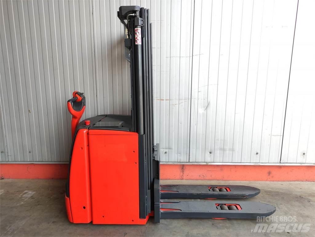 Linde L20i-1173 Gerbeur accompagnant