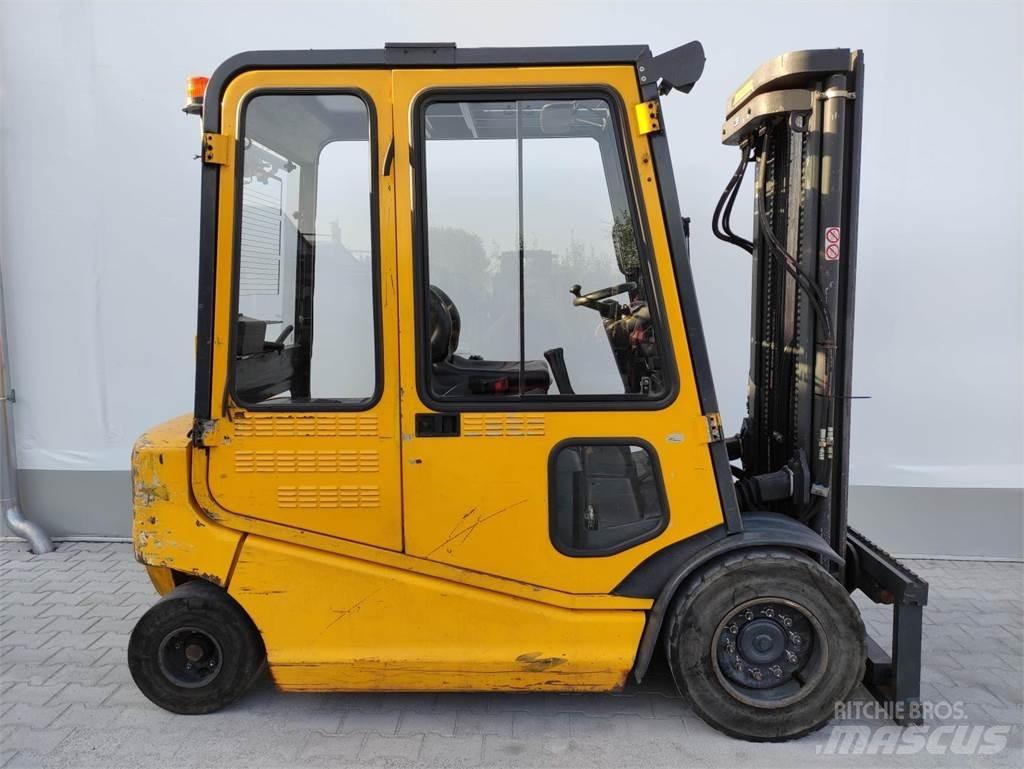 Om-Pimespo XE40 Chariots élévateurs électriques