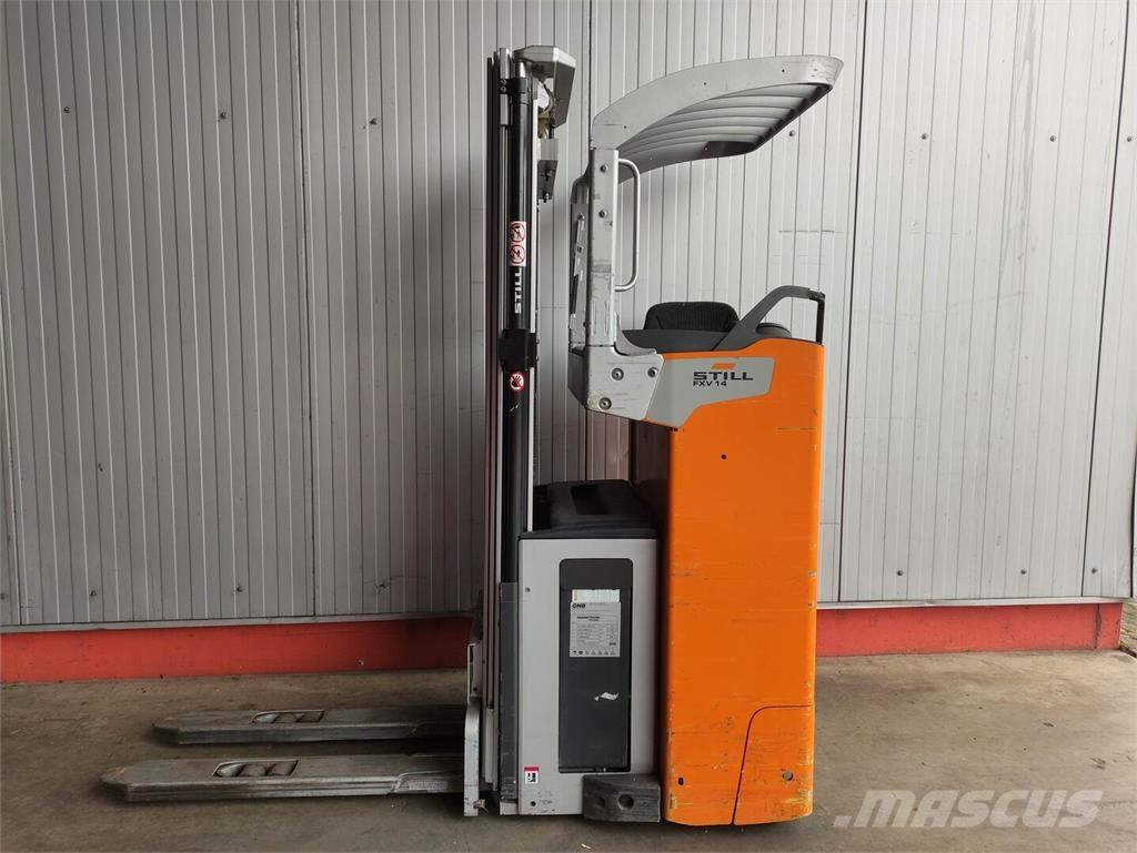 Still FXV 14 Gerbeur accompagnant