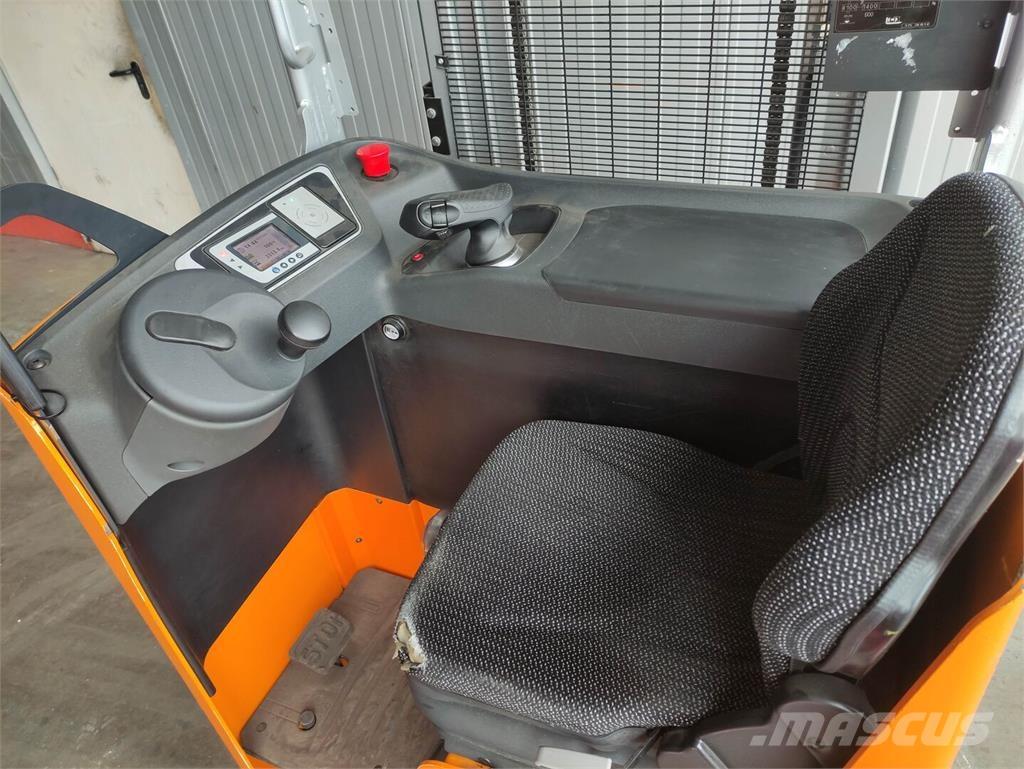 Still FXV 14 Gerbeur accompagnant