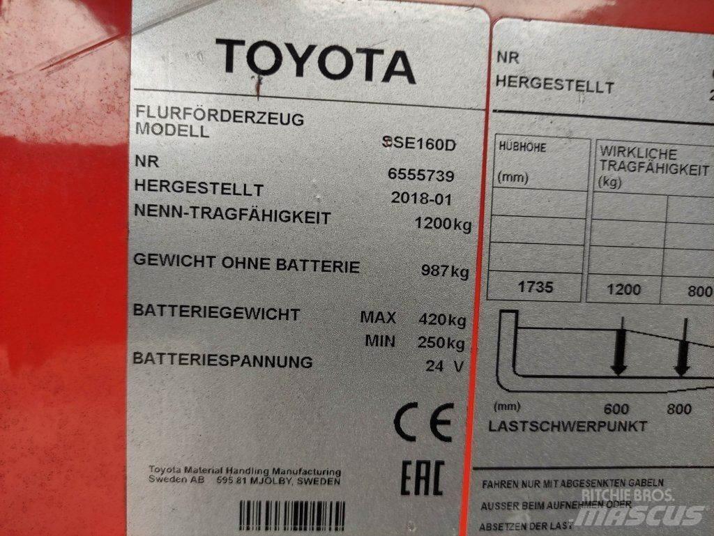 Toyota SSE160D Gerbeur accompagnant