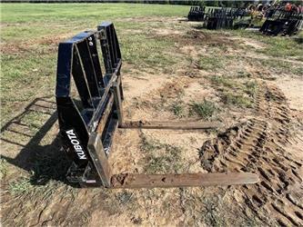 Kubota 48 PALLET FORKS