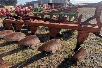 BPI 5 Furrow Plough