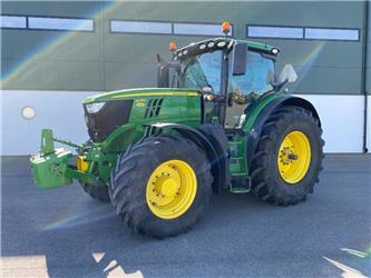 John Deere 6215 R