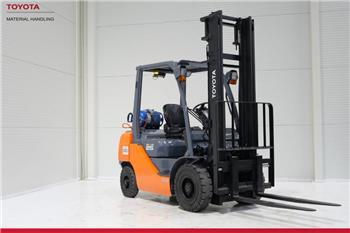 Toyota 02-8 FG F 25