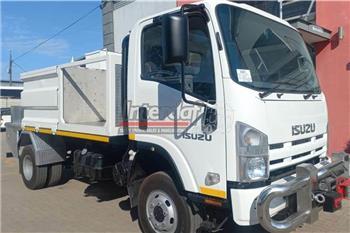 Isuzu NQR500 Fire Truck