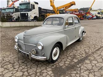 Peugeot 203 C