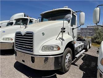 Mack PINNACLE CXU613