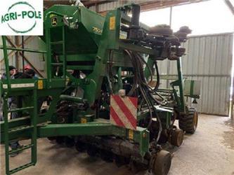 John Deere 750 A 4M