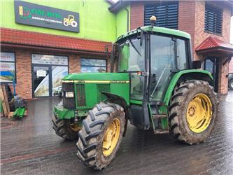 John Deere 6110