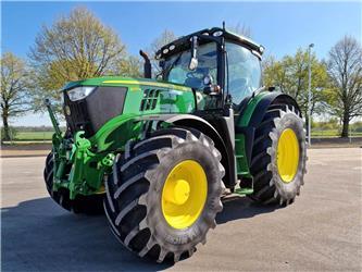 John Deere 6215R