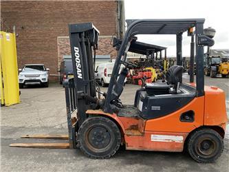 Doosan D25S-5