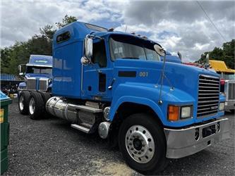 Mack PINNACLE CHU613