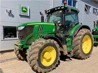 John Deere 6215R