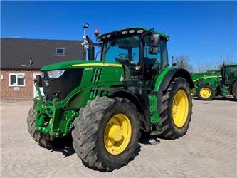 John Deere 6215R