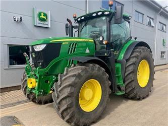 John Deere 6215R