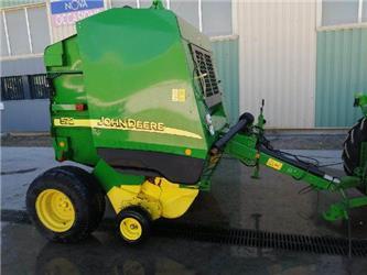 John Deere 572