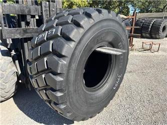 BKT 750/65R25