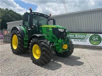 John Deere 6215R