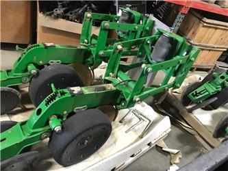 John Deere XP Row unit w/ No-tlll & smarbox insect