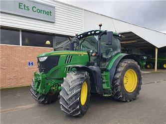 John Deere 6215R