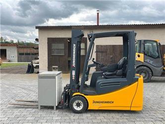 Jungheinrich EFG 220 Ladegerät- Triplex- 4800mm