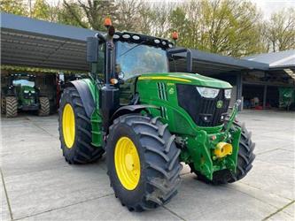 John Deere 6215 R