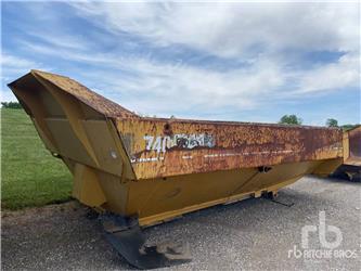 Caterpillar 740