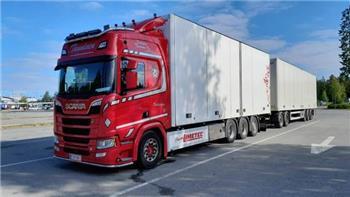 Scania R 590 B8x4*4NB