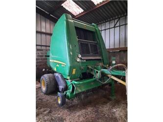 John Deere 864
