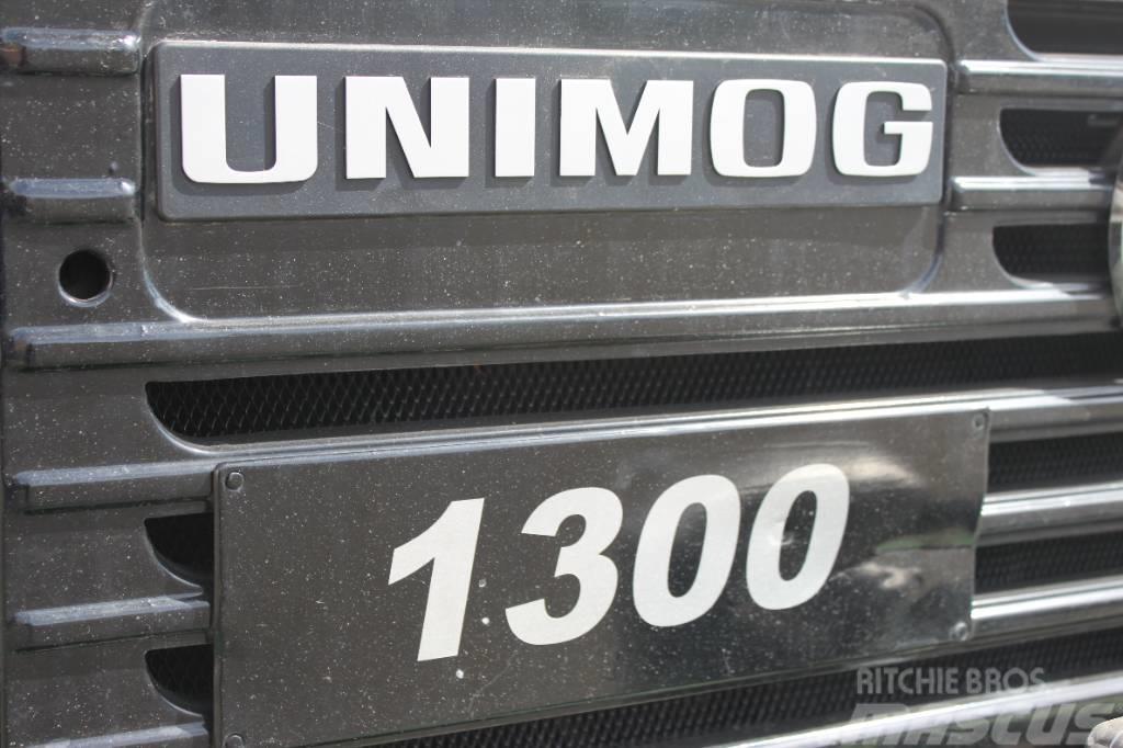 Mercedes-Benz Unimog U 1300 L Camion plateau