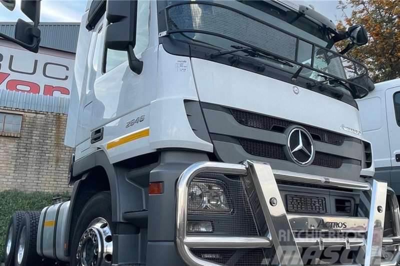 Mercedes-Benz 2646 6x4 T/T Autre camion