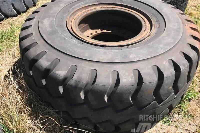  50Ã—20-20 Solid Tyres Autre camion