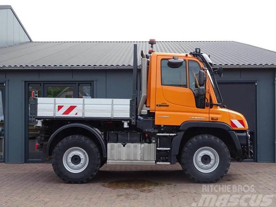 Unimog U218 4X4 3 ZITS LANDBOUW VOERTUIG REGISTRATIE Tractors