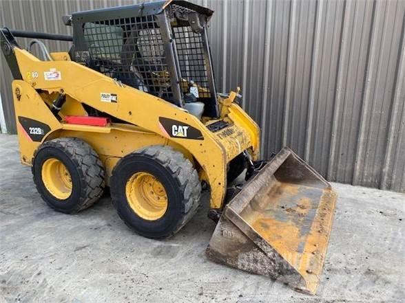 CAT 232B2 Chargeuse compacte
