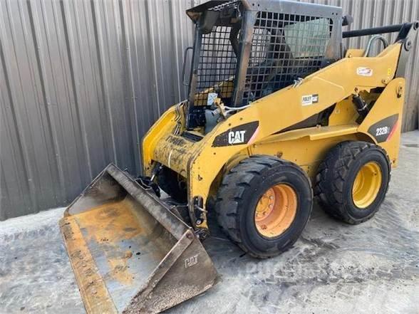 CAT 232B2 Chargeuse compacte