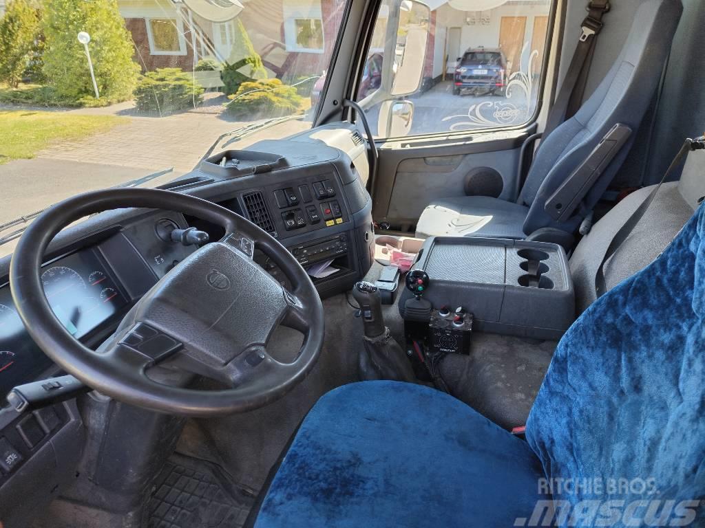 Volvo FM 9 340 6x2 Camion plateau ridelle avec grue