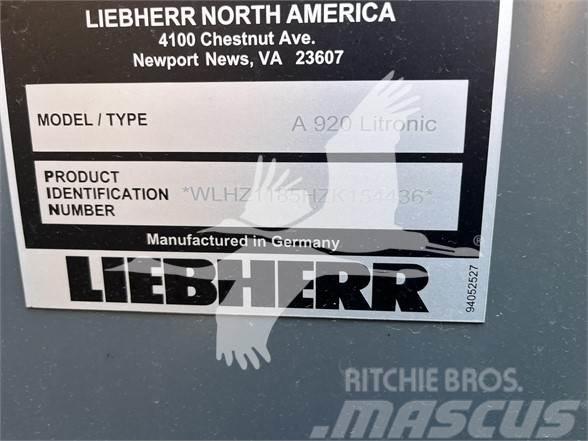 Liebherr A920 LITRONIC Pelle sur pneus