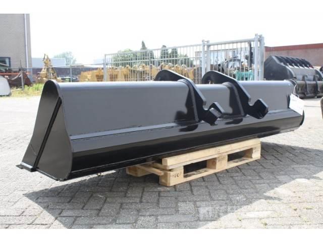 CAT Ditch Cleaning Bucket DC 2 2800 0.71 Godet