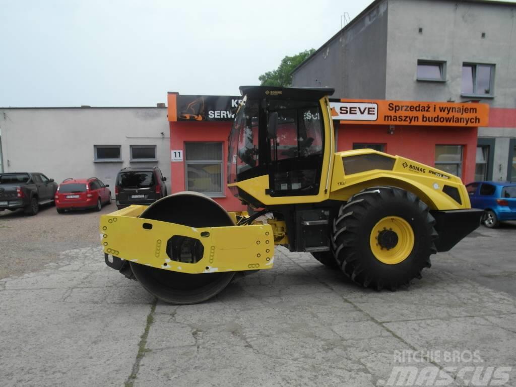 Bomag BW 213 DH-5 Rouleaux monocylindre