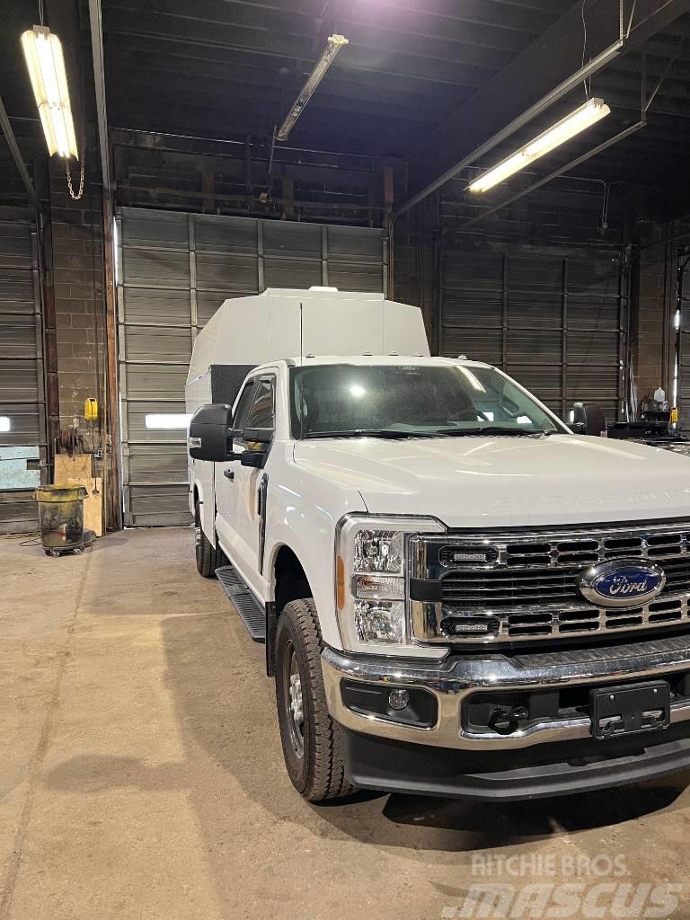Ford F 350 XL Utilitaire benne